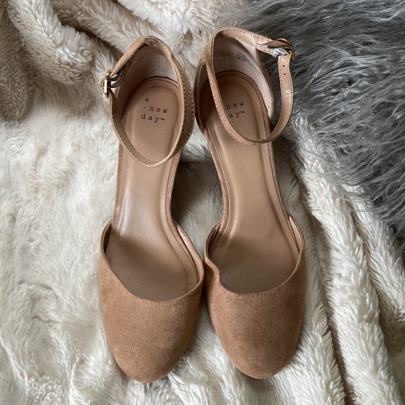 Beige Wedges - Picture 4 of 4